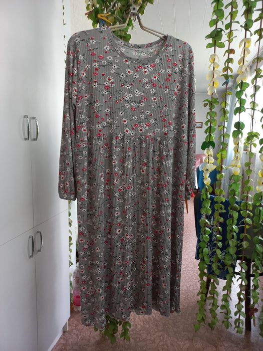 Новая с биркой привозная белоснежная рубашка, оверсайз.См.все фото.