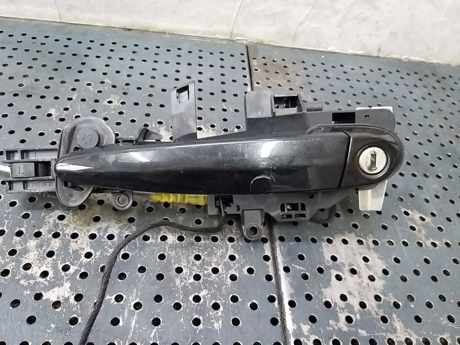 Maner usa stanga fata bmw seria 1 e87