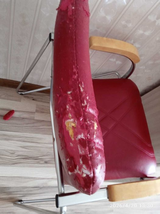 Продам крепкий стул