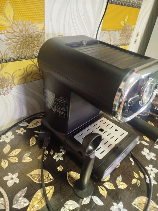 Продам кофеварку