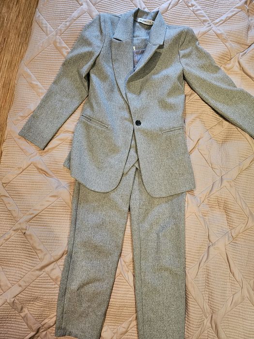 Продам костюм 3000