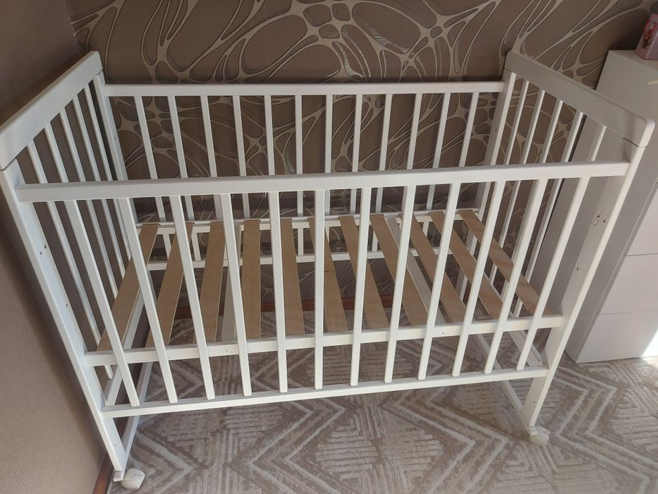 Продам детскую кроватку