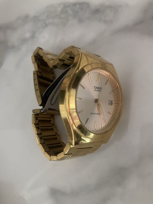 Casio часовник водоустойчив