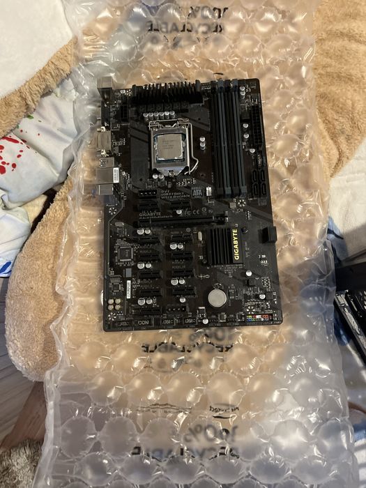 Kit i7 7000 + Placa de baza b250 fin tech + Cadou Cooler gembird x120