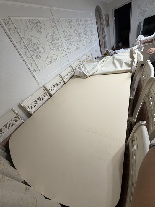 Продам стол большой и 14 стульев