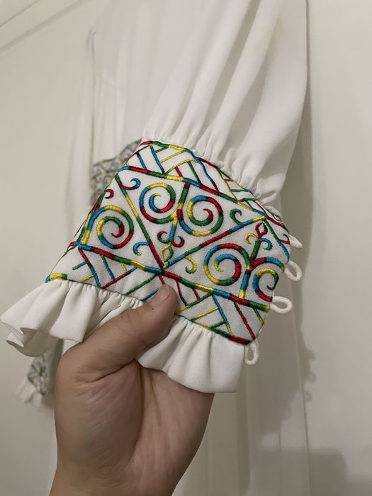 Қазақша көйлек кәжекеймен сатылады.