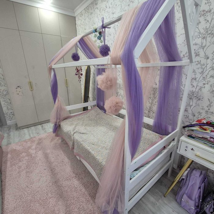 Детская кровать домик