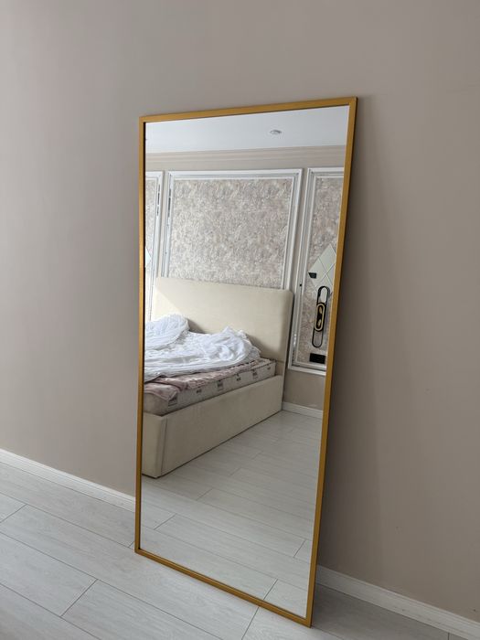 Зеркало настенное новое в рамке