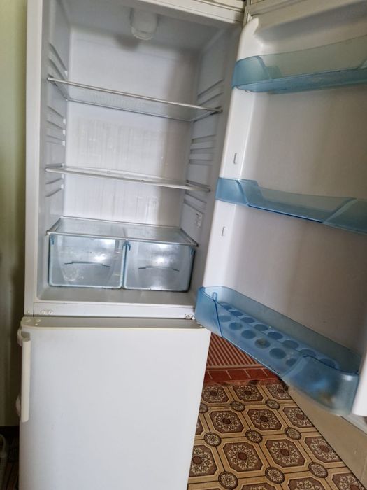 Продается холодильник 60000тг