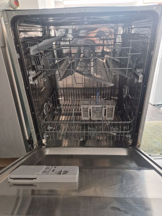 Съдомиялна за вграждане Whirlpool A++ 12 комплекта