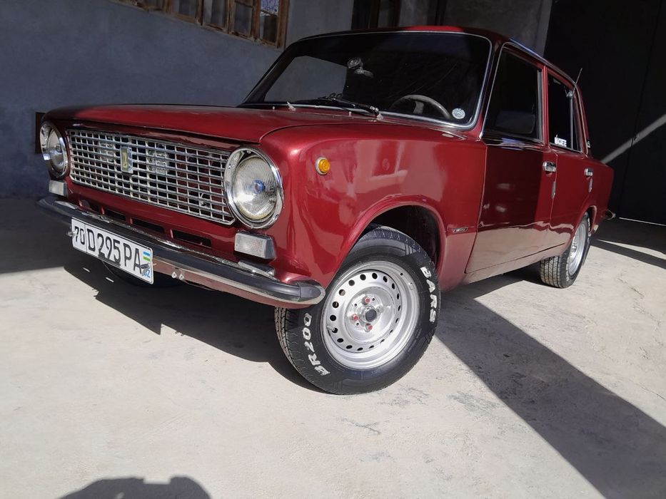 Vaz 21011 sotiladi
