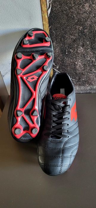 Бутсы футбольные