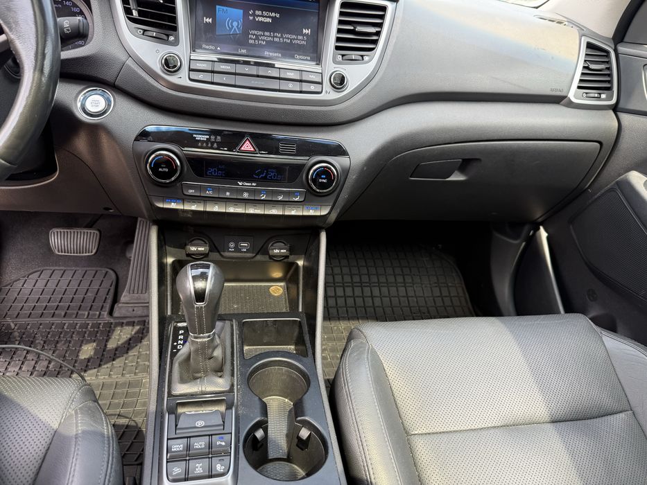 Hyundai Tucson 2.0 crdi 6AT Luxury + 185CP