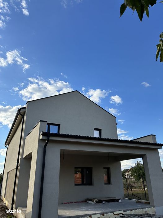 Proprietar Vand Casa TERMO  PASIVA capabila sa functioneze independent