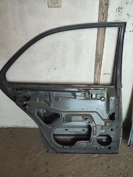 Двери Мерс w210 лупарь