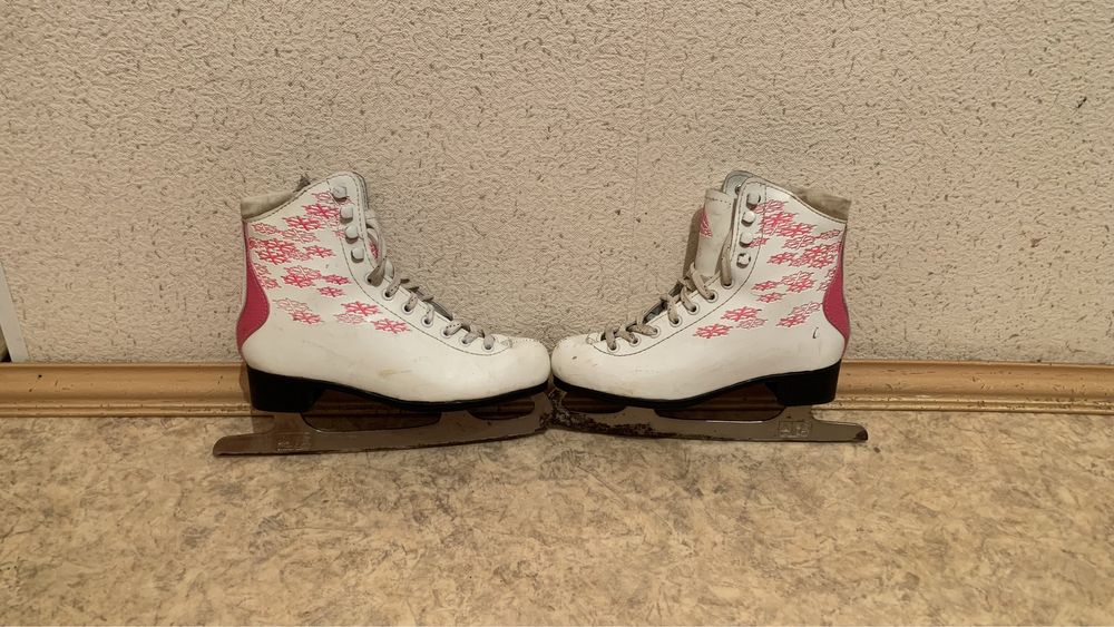 Продам б/у коньки