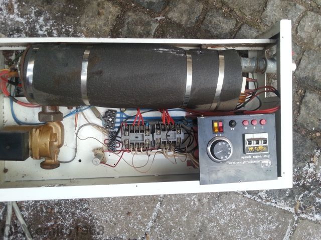 електрическо парно с разширителен съд