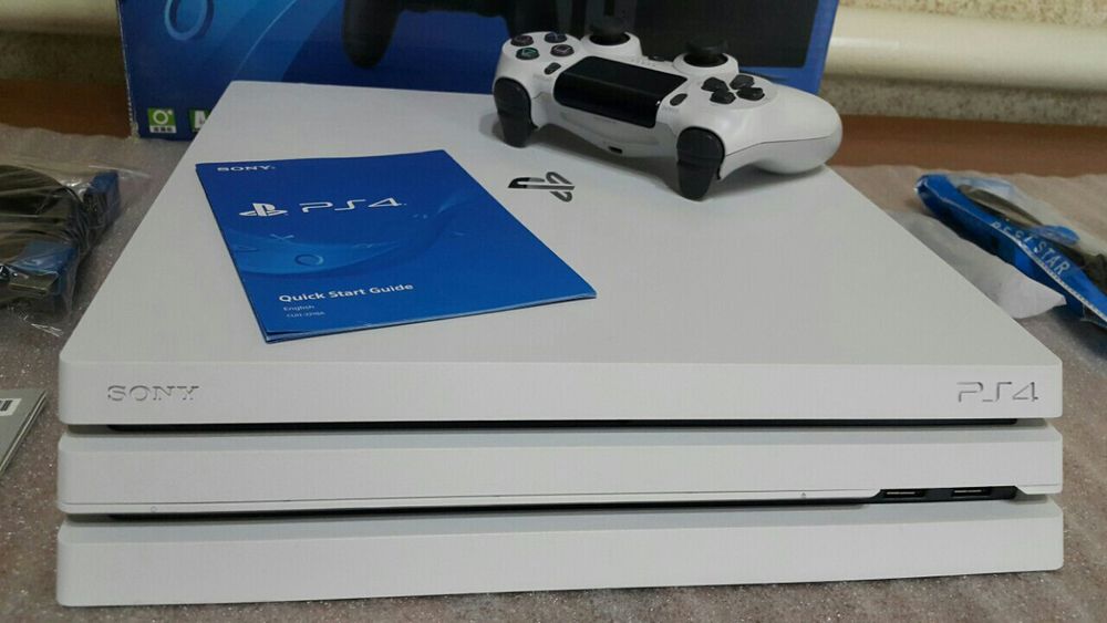 Playstation 4 PRO { 4K } HDR. 1.TB. + Bonus Top GAMES.