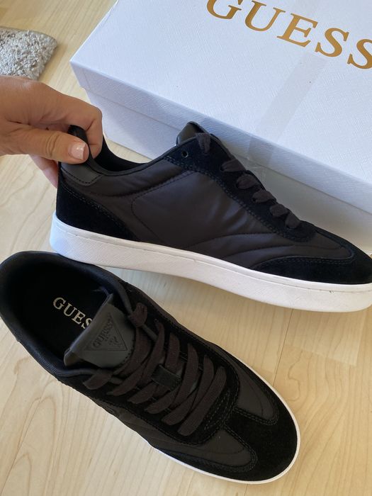 Pantofi Guess noi