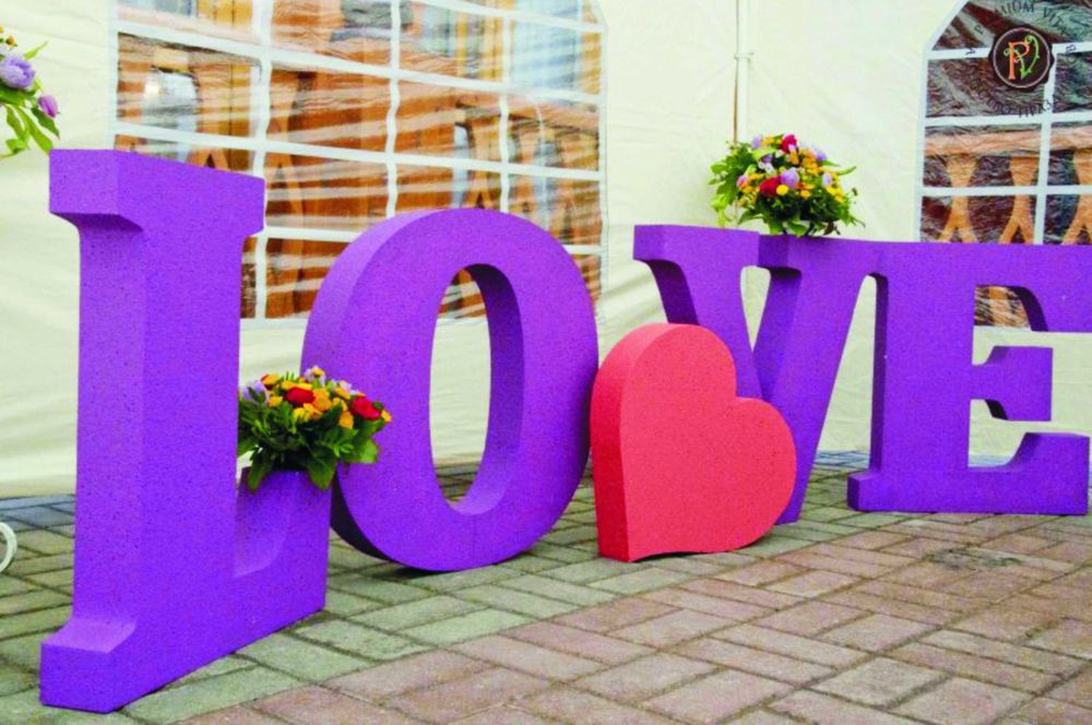 Объемные буквы логотип с подсветкой