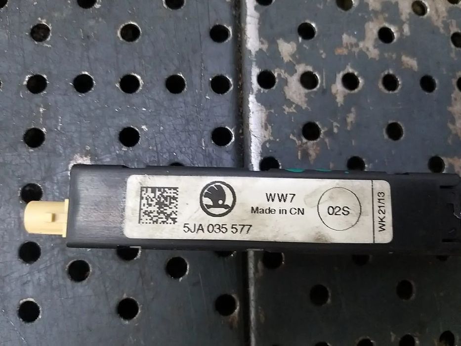 Amplificator antena seat toledo 4 kg3 5ja035577