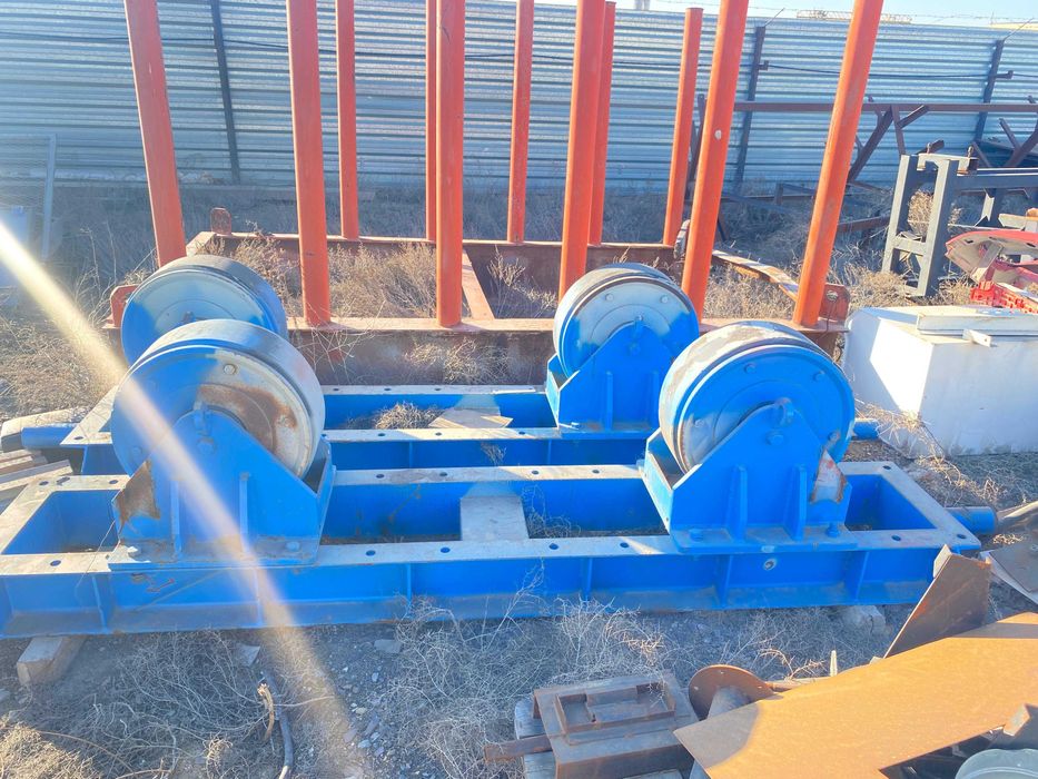 Переставной сварочный роликовый вращатель