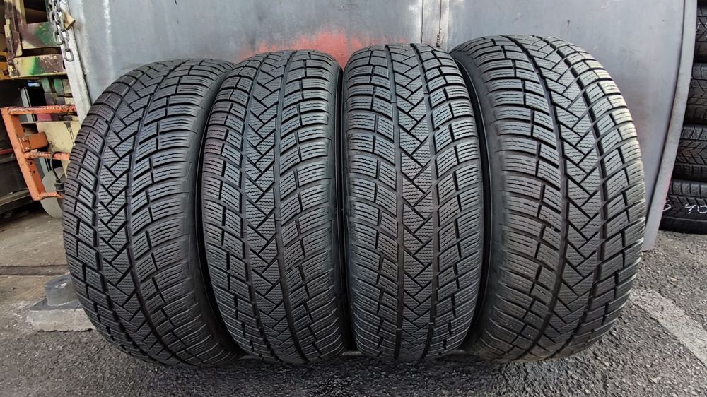 4бр. зимни гуми 235/65/17 Vredestein Wintrac
dot24