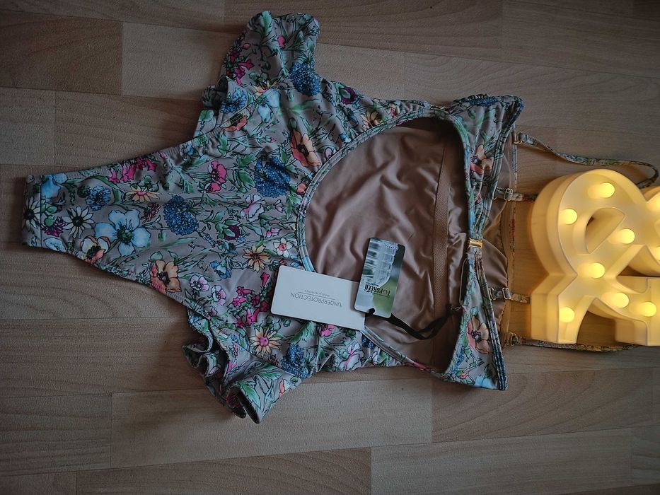 Чисто нови цели бански