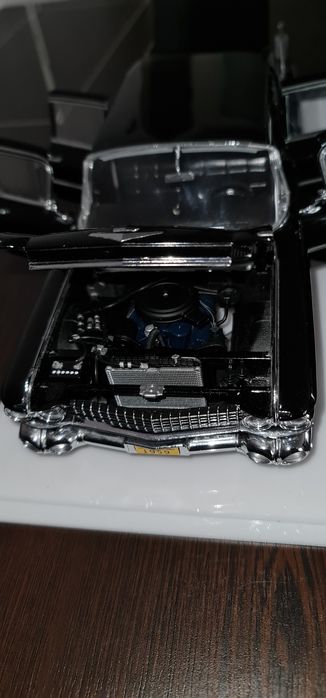 Macheta Cadillac 1959 1/18 Sunset Coach