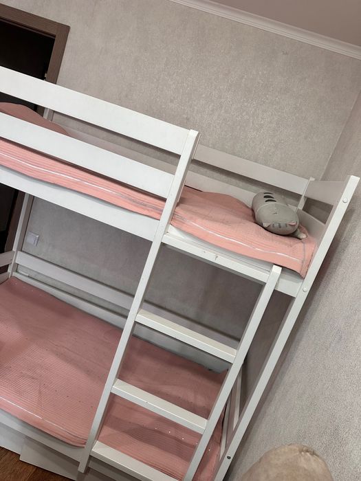 Продам двухъярусный кровать