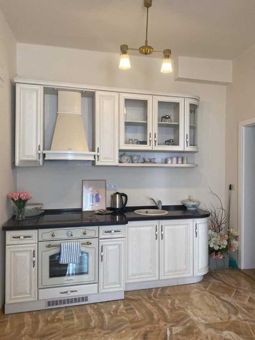 Дава се под наем Двустаен апартамент в София, Център - 55 кв.м за 841.5 € - Снимка #2