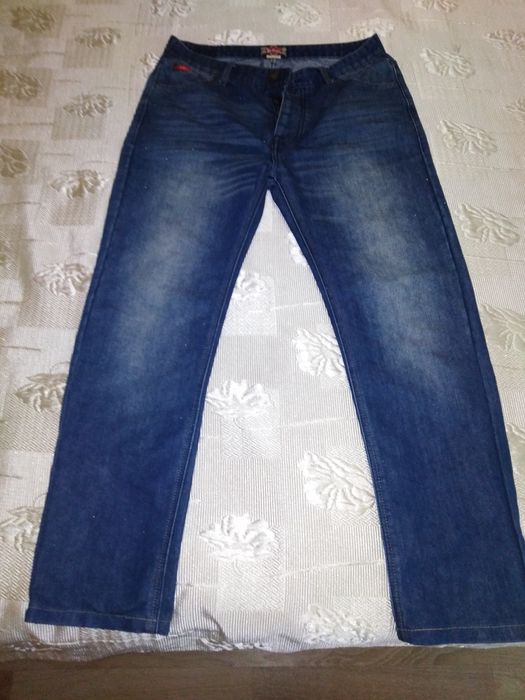 Маркови дънки,Лии Купър''