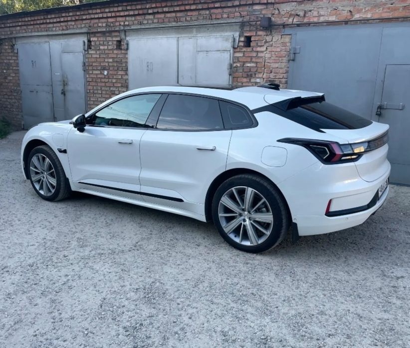 ZEEKR 001  Брызговики