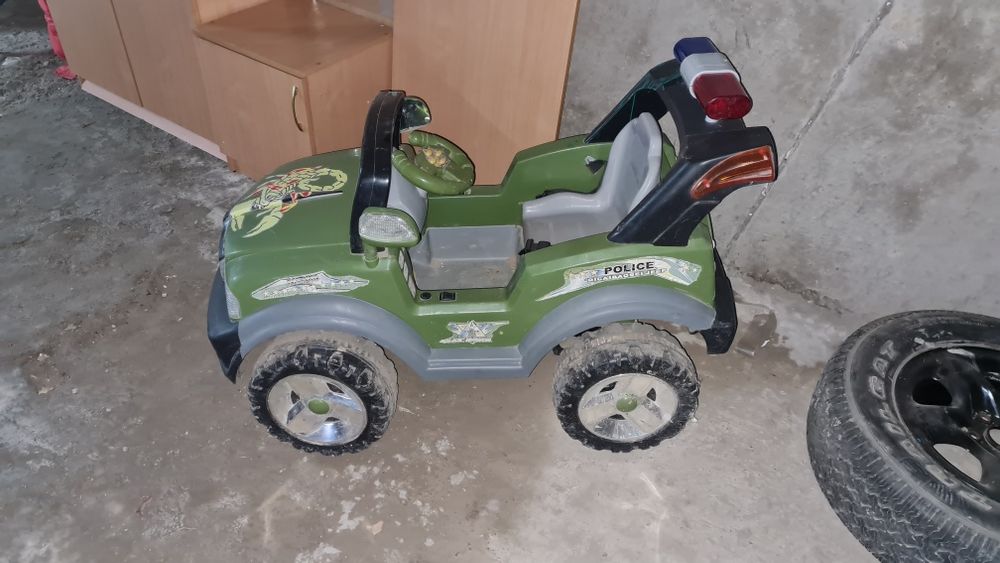 Продам детскую машину