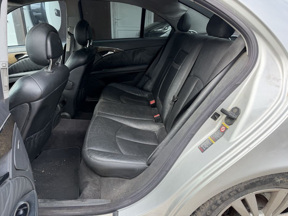 Мерцедес W211 2.7 дизел 2006 Г 6 ск само на части