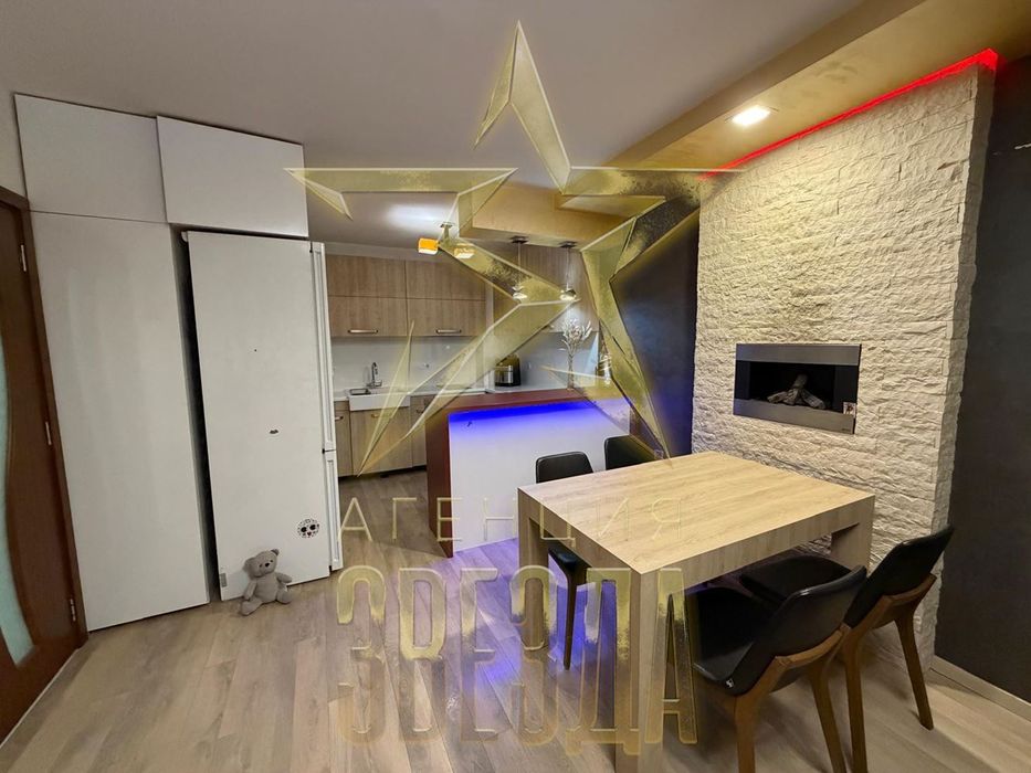 Тристаен с паркомясто в Райски Кът