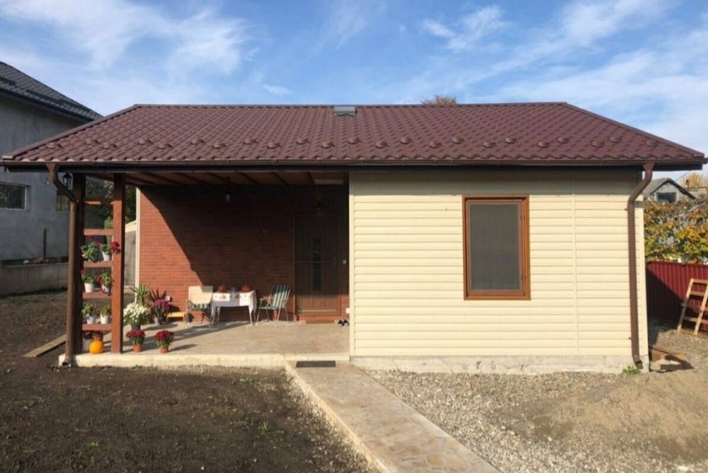 vând case de locuit pe structură de lemn sau structură metalică