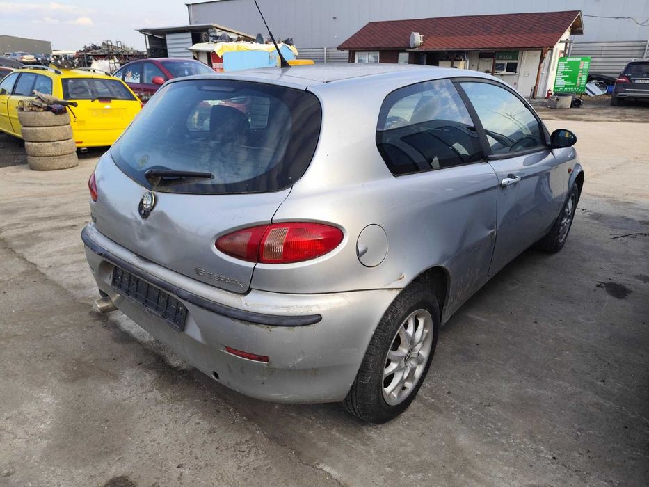 Alfa Romeo 147 1.6 - 105к.с - 2001г. на части