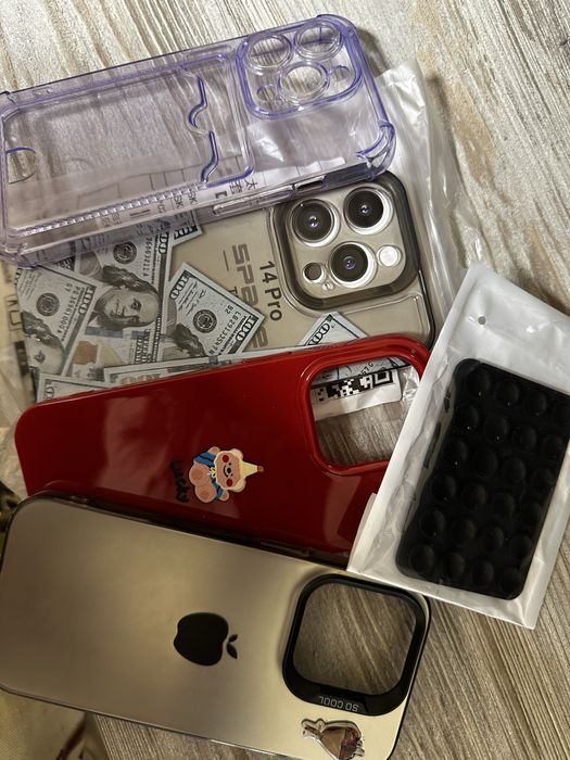 Продам чехлы на айфон 14 про
