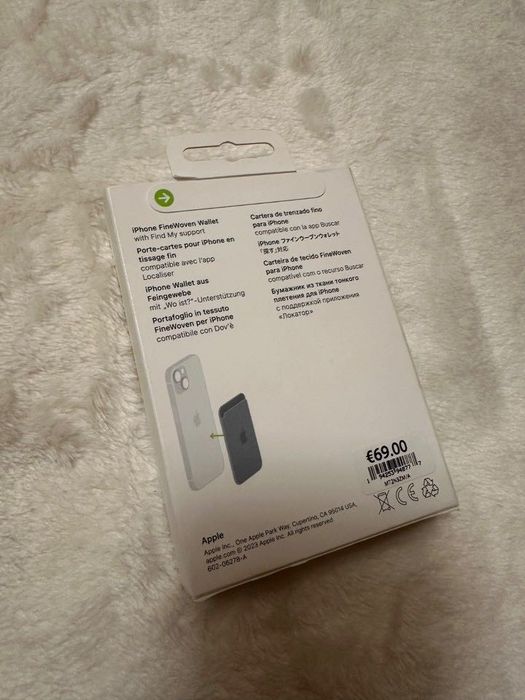 MT2N3ZM/A iPhone FineWoven Wallet Black