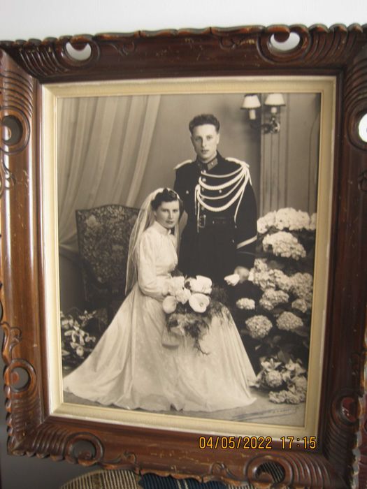 Стара, красива и огромна сватбена снимка на царски офицер