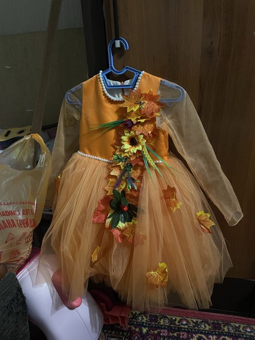 Продам детское платье (праздник осени)