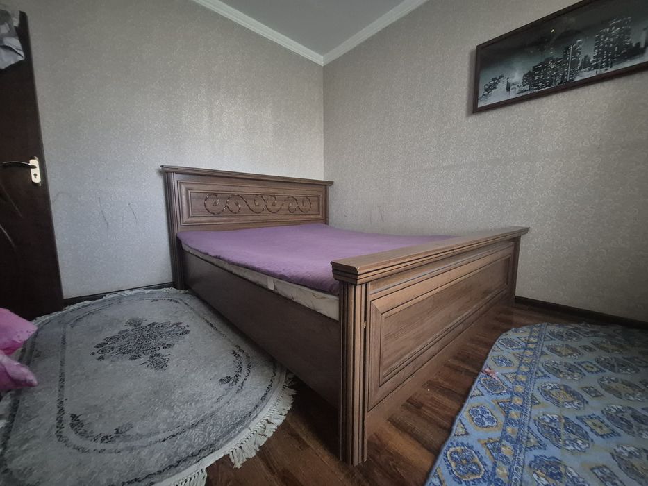 Продаётся двуспальная  кровать