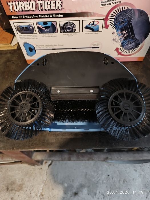 Mătură mecanică, perii rotative