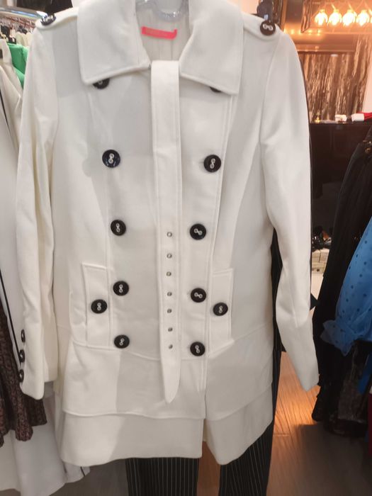 Продам пальто белое