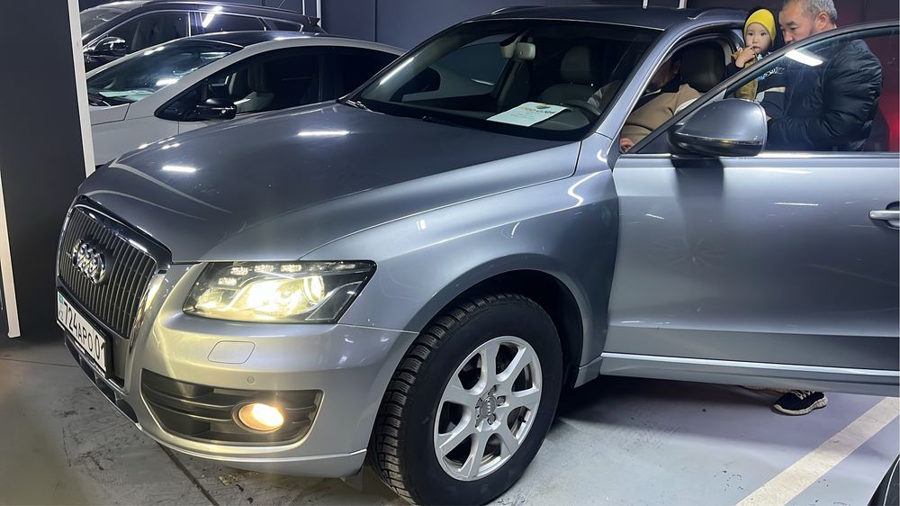Срочно продам ауди Q5