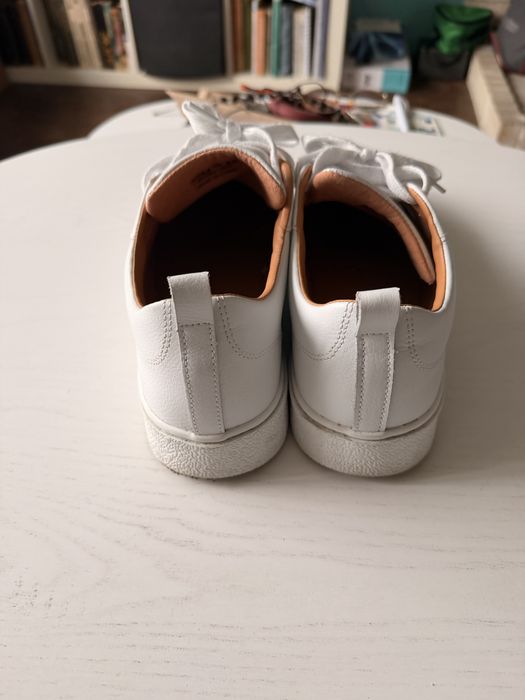 Reserved кожени кецове