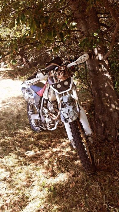 Продавам Honda XR 400