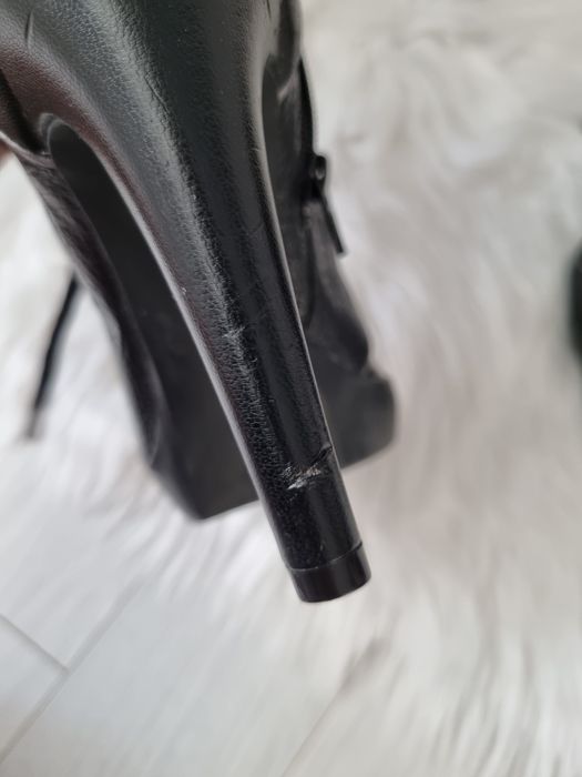 Botine Guess din piele, noi