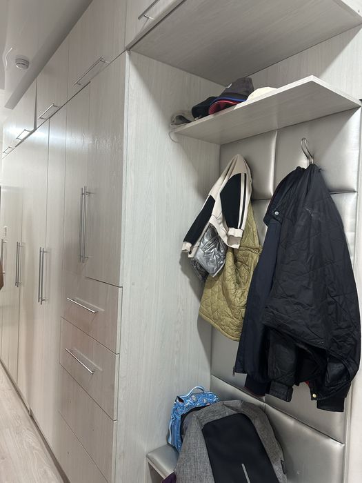 Продам шкаф для прихожей